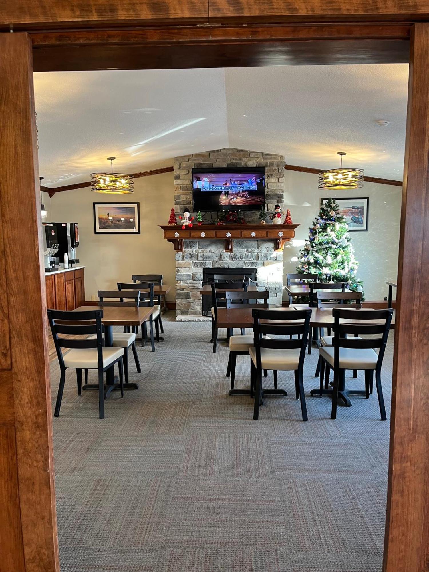 Fireside Inn And Suites Devils Lake Εξωτερικό φωτογραφία
